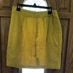 💚3/$25 Coldwater Creek size 12 petite yellow skirt with yellow crochet overlay
